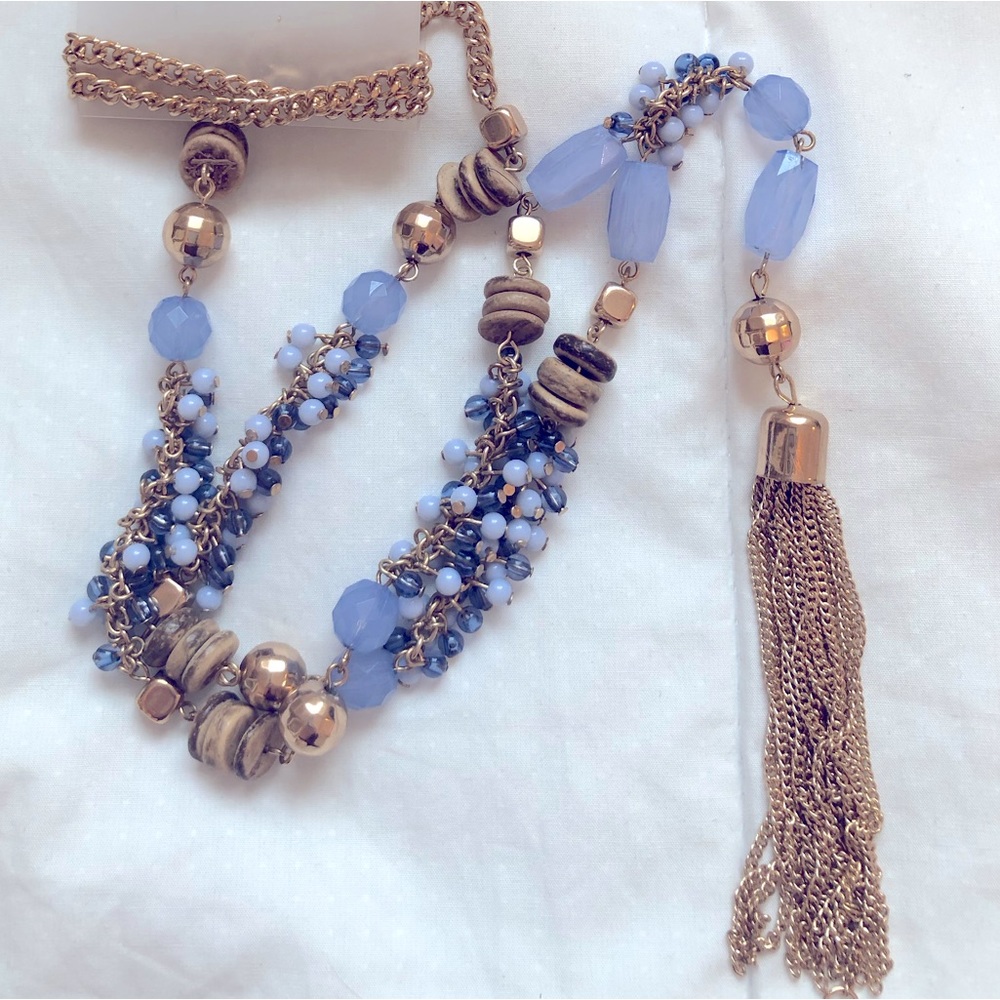 NWT. Ardene Long necklace. Blue glass beads and wooden bead…